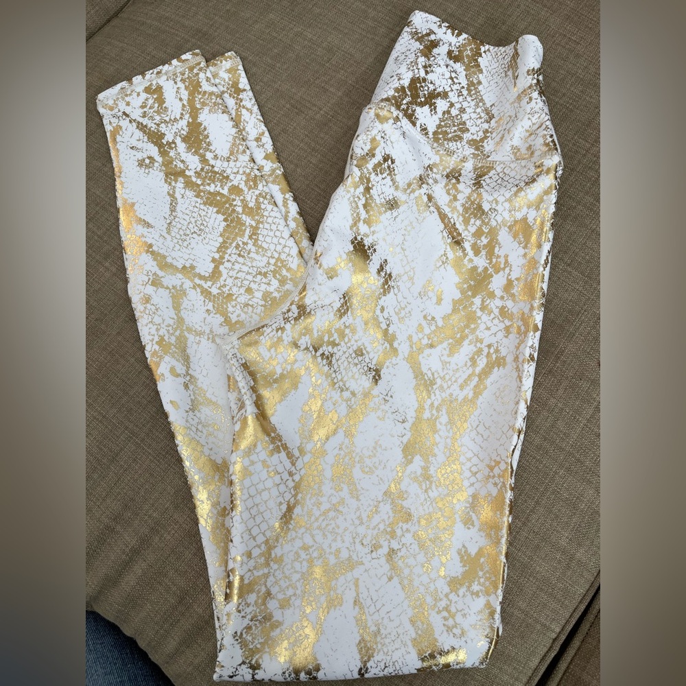 Carbon38 Gold and White Skinny leggings with Snakeskin Pattern
